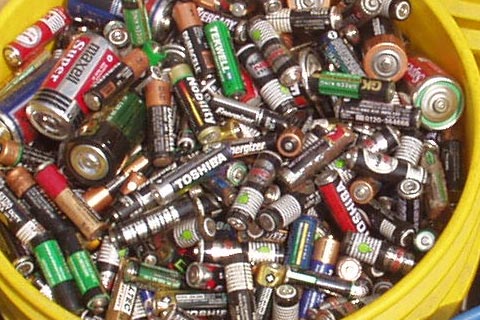 电池回收图片,电瓶回收厂家价格,废电池可不可回收